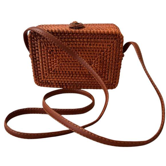 NEW Rattan Woven Crossbody Shoulder Bag Rectangle Snap Close Expressions NYC - Picture 2 of 11